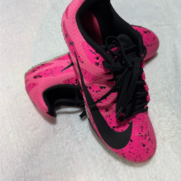 Nike Pink and Black Athletic Shoes with Speckled Design - Picture 6 of 7